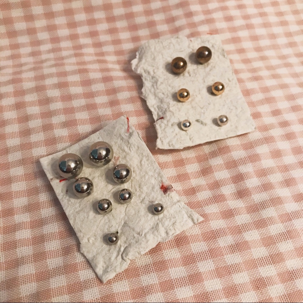 Set of 7 pairs of earrings